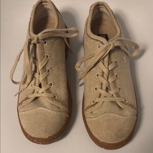 SKECHERS canvas shoes